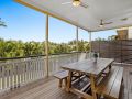Spacious Family sized getaway with views Guest house, Brisbane - thumb 1