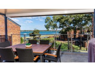 Spacious Family unit with Incredible views. Guest house, Bellara - 2