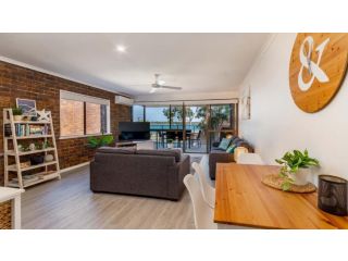 Spacious Family unit with Incredible views. Guest house, Bellara - 4