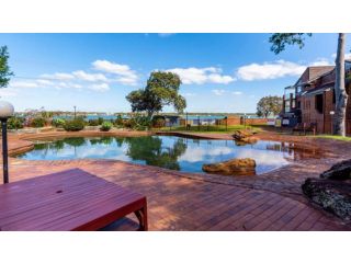 Spacious Family unit with Incredible views. Guest house, Bellara - 5
