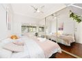 Spacious House with Queen Beds Home Cinema Guest house, Sydney - thumb 3