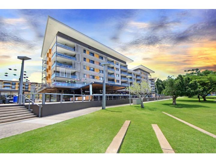 Spacious Indoor and Outdoor Waterfront Fringe Stay Apartment, Darwin - imaginea 5