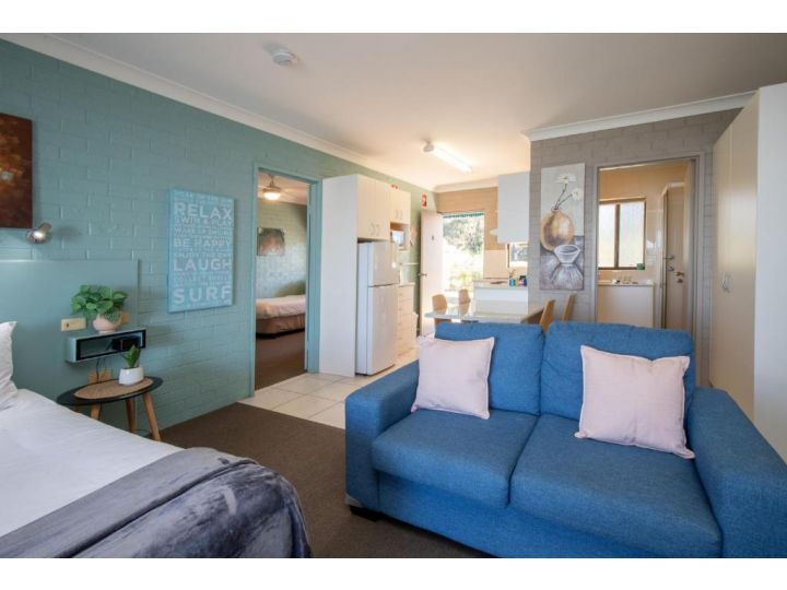 Spacious Ocean Front 2-Bed Apartment Apartment, Batehaven - imaginea 3
