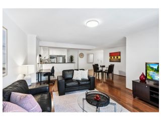 Spacious retreat walking distance from city centre Apartment, Sydney - 3