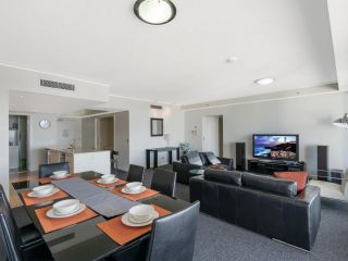 Spacious Sub Penthouse with Ocean view at Sierra Grand Broadbeach Apartment, Gold Coast - 4