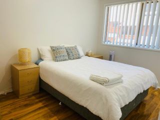 Quiet family Townhouse in Wollongong CBD Guest house, Wollongong - 3