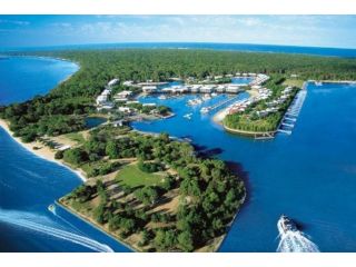 Spacious waterfront, one bedroom apartment. Apartment, South Stradbroke Island - 2