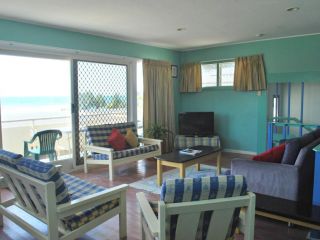 SPARKLING WATERS, UNIT 1 Guest house, Gold Coast - 2