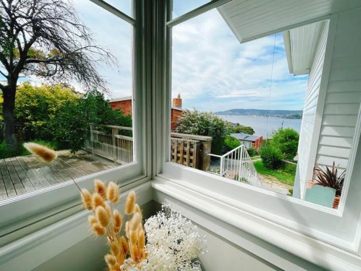 Spectacular River View- Lindisfarne Guest house, Tasmania - imaginea 8