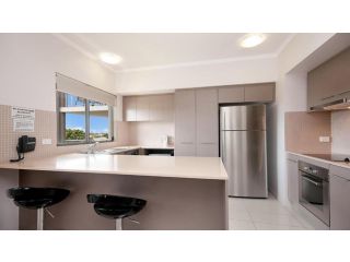 Spectacular Unit Overlooking Pumicestone Passage - Welsby Pde, Bongaree Guest house, Bongaree - 3