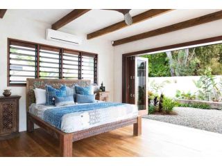 Spice At Oak Award Winning Luxury Absolute Oceanfront House Oak Beach Near Port Douglas Guest house, Oak Beach - 5