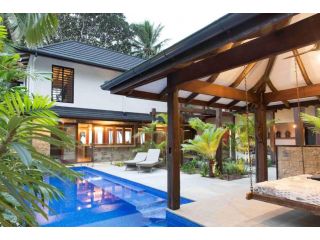 Spice At Oak Award Winning Luxury Absolute Oceanfront House Oak Beach Near Port Douglas Guest house, Oak Beach - 2