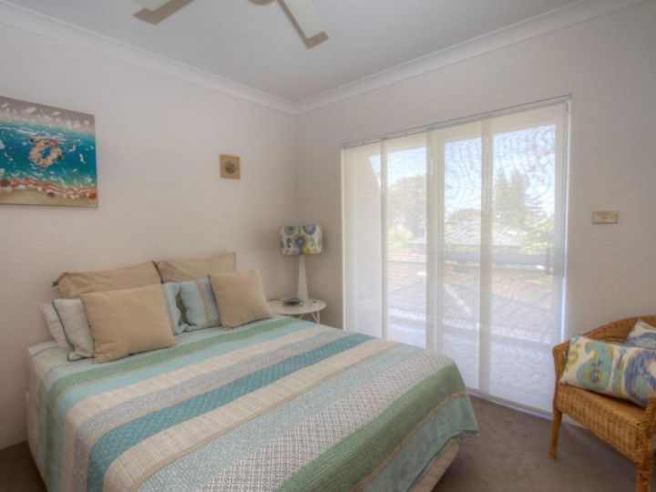 St James 6, Stylish Airconditioned Retreat Apartment, Tuncurry - imaginea 6