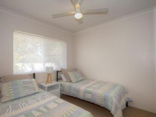 St James 6, Stylish Airconditioned Retreat Apartment, Tuncurry - 5