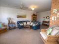 St James 6, Stylish Airconditioned Retreat Apartment, Tuncurry - thumb 8