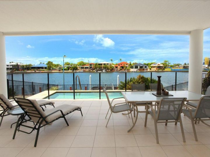 St Lucia 11 - Four Bedroom Canal Home with Pool Guest house, Buddina - imaginea 19