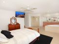 St Lucia 11 - Four Bedroom Canal Home with Pool Guest house, Buddina - thumb 5