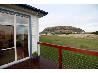 Stanley Beach House with Stunning Nut Views! Guest house, Stanley - 3
