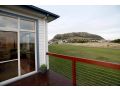 Stanley Beach House with Stunning Nut Views! Guest house, Stanley - thumb 3