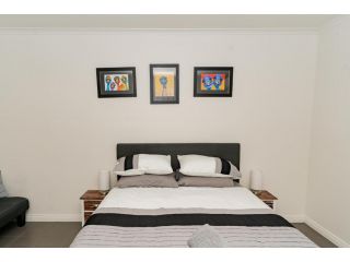 Stay in Blackwood Guest house, South Australia - 2