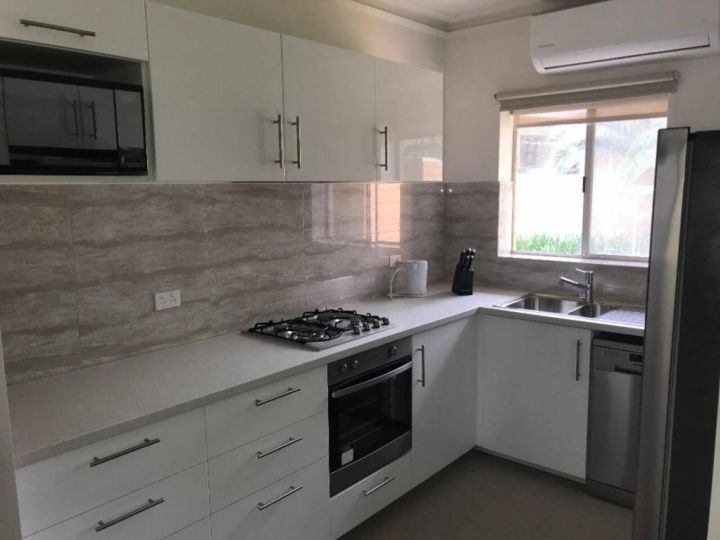 Stay in spacious, homely unit in prestigious area Apartment, South Australia - imaginea 14