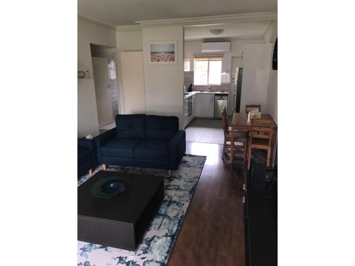 Stay in spacious, homely unit in prestigious area Apartment, South Australia - imaginea 13