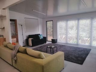 Stay @ The Cube Guest house, Montville - 5