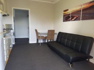 Stirling 1 bedroom - affordable central apartment Apartment, Fremantle - 3