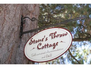 Stone's Throw Cottage Bed and Breakfast Bed and breakfast, Belgrave - 1