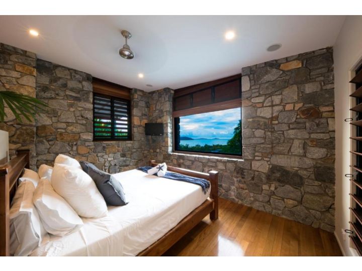 Stonehouse Haven on Airlie Guest house, Cannonvale - imaginea 12