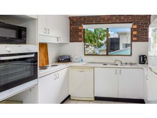 Stone's Throw To Bribie Island Forshore Guest house, Bongaree - 4