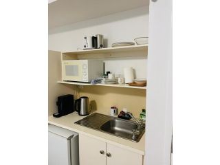 studio 105 Gouger city apartment with parking Apartment, Adelaide - 3