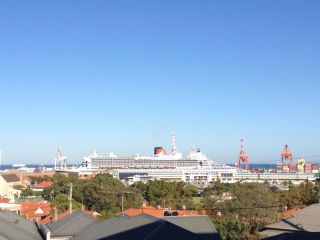 Studio 204 with harbour, ocean and sunset views from the balcony Apartment, Fremantle - 1