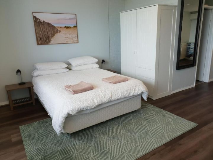 Studio 412 - ocean and sunset views on a budget Apartment, Fremantle - imaginea 10