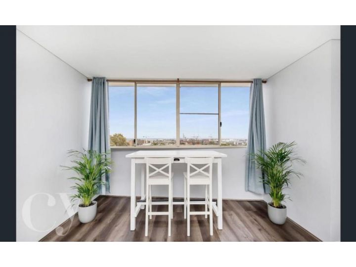 Studio 412 - ocean and sunset views on a budget Apartment, Fremantle - imaginea 1
