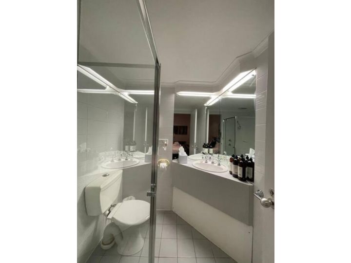 Studio 427/247 gouger st ex hotel room in city Apartment, Australia - imaginea 3