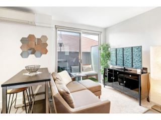 COZY STUDIO With BALCONY AIRCON in the HEART OF BONDI Apartment, Sydney - 4