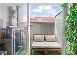 COZY STUDIO With BALCONY AIRCON in the HEART OF BONDI Apartment, Sydney - 3