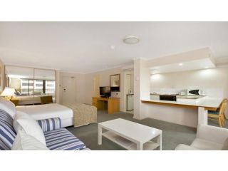Studio with balcony at College St Apartment, Sydney - 2