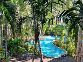 Palm Cove Beachside Apartments - Pool and Garden Views Apartment, Palm Cove - 1