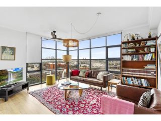 Stunning 2-Bed Apartment with Gorgeous City Views Apartment, Sydney - 2