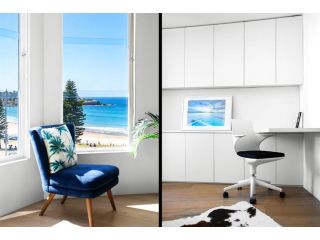 Stunning 2-Bed Unit on Bondi Beach with Ocean View Apartment, Sydney - 3