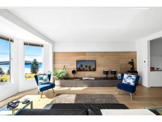 Stunning 2-Bed Unit on Bondi Beach with Ocean View Apartment, Sydney - 2