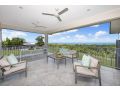 Stunning 2 bedroom apartment with ocean views Apartment, Queensland - thumb 3