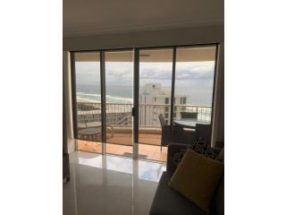 Stunning 2 bedroom Ocean View Apartment Apartment, Gold Coast - 5