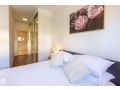 Stunning 2BR Apartment In Central Location - Fast WIFI & Pool Apartment, Sydney - thumb 11