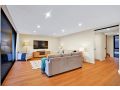Stunning Apartment in the CBD, Parking and WiFi Apartment, Launceston - thumb 11