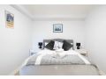 Cosmopolitan Apartment, CROWS NEST Guest house, Sydney - thumb 12