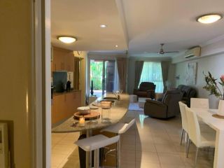 Stunning Family Friendly Apartment Apartment, Cairns - 3