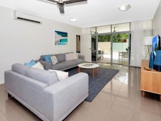 Stunning Ground Floor City Apartment 104 Apartment, Cairns - 4